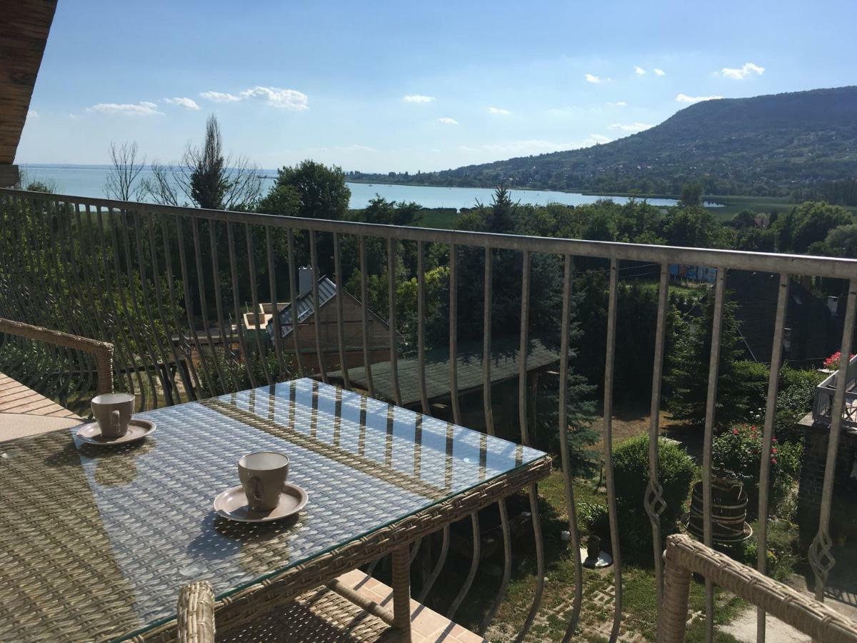 Hotel Sipos Borhaz Es Vendeghaz Badacsonyörs Exterior foto